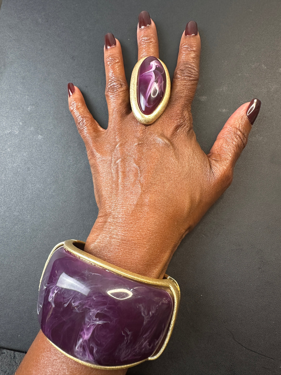 Oversized Bold Oval Stone Accent Stretch Ring - Purple