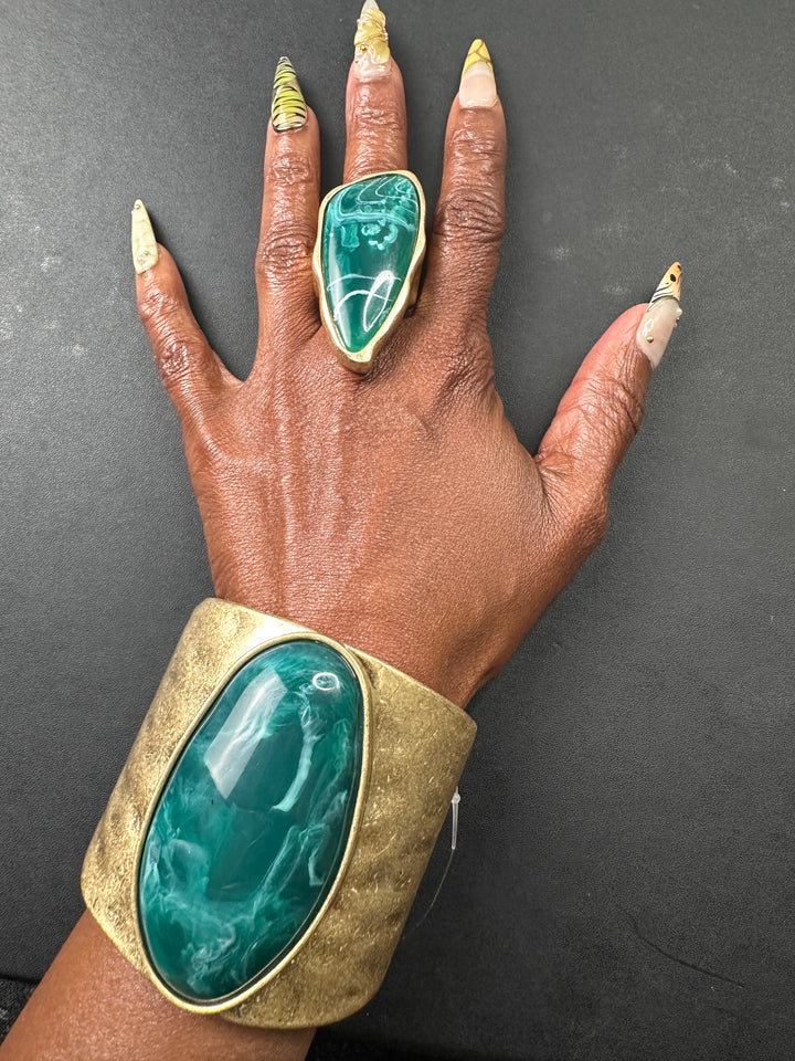 Oversized Bold Pointed Long Stone Accent Stretch Ring - Teal