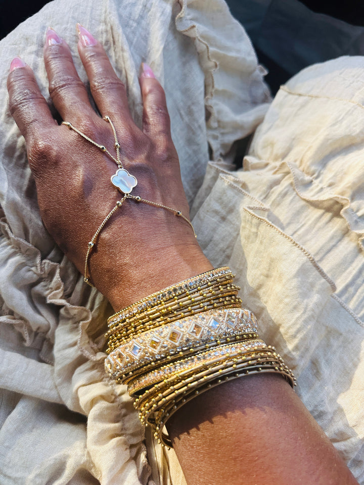 Faux Real Clover Hand Chain