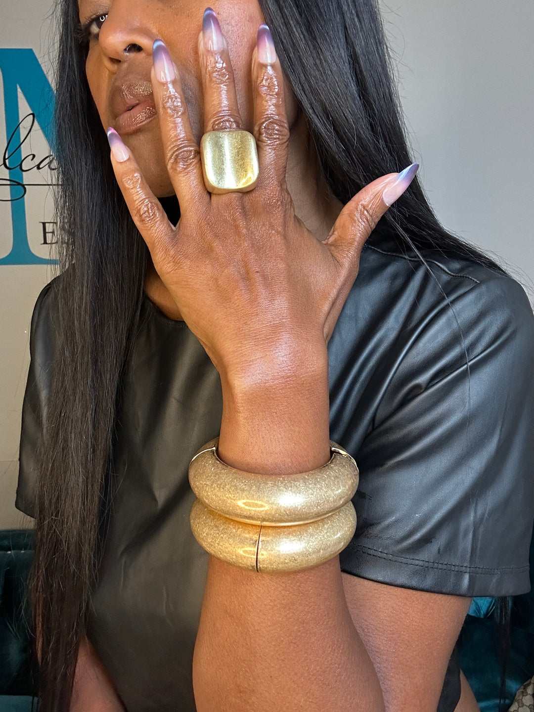 Fashion Chunky Gold Rounded Loop Hinge Bracelet