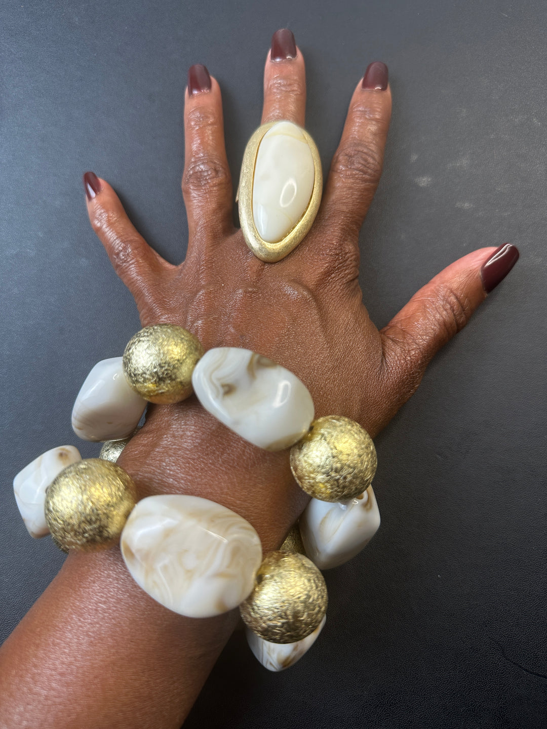 Oversized Bold Oval Stone Accent Stretch Ring - Cream