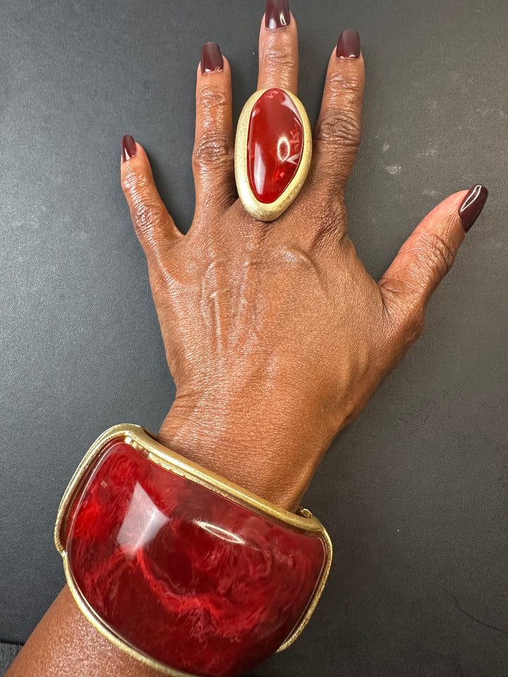 Fashion Chunky Gold Hinge Bracelet - Burgundy