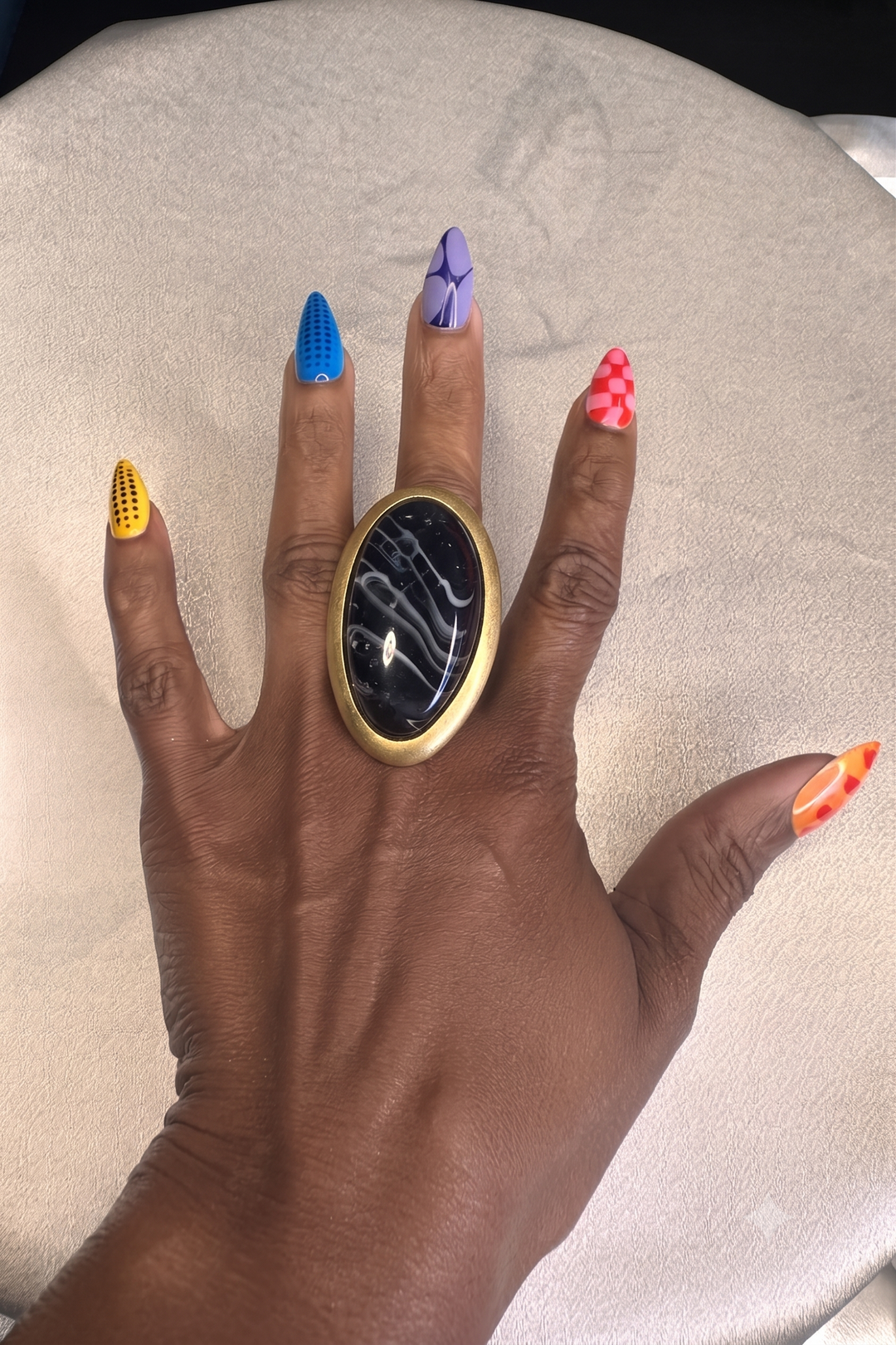 Oversized Bold Oval Long Stone Accent Stretch Ring - Black