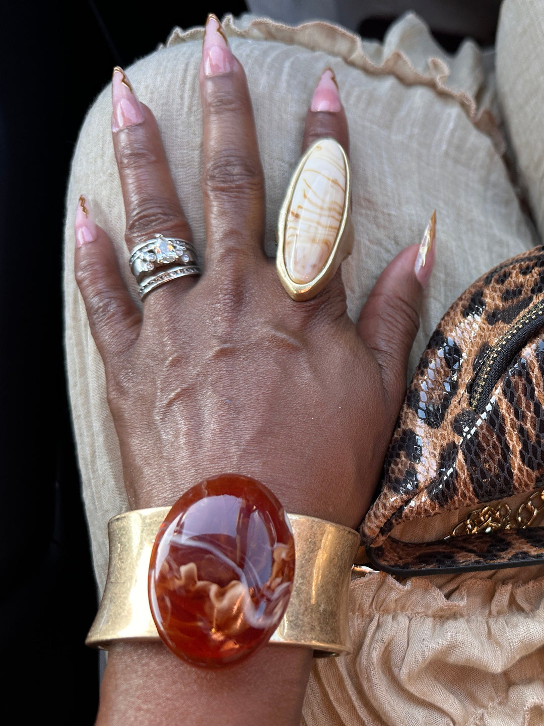 Oversized Bold Skinny Oval Long Stone Accent Stretch Ring - Cream Marble