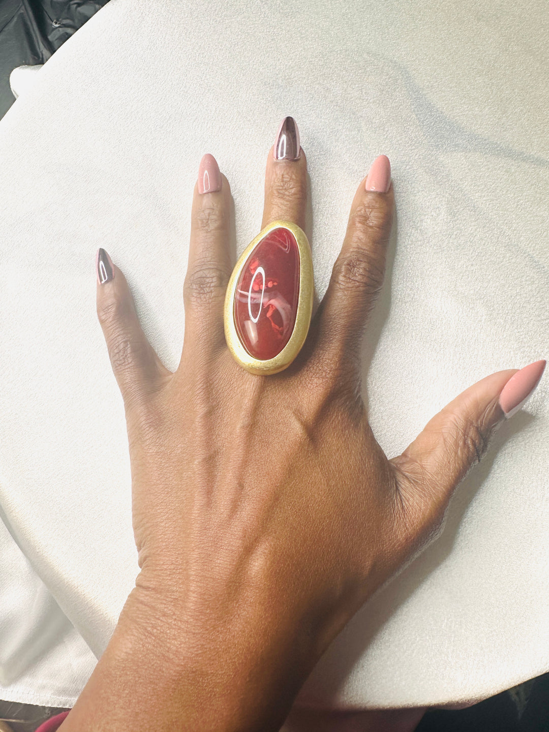 Oversized Bold Oval Stone Accent Stretch Ring - Burgundy Wine
