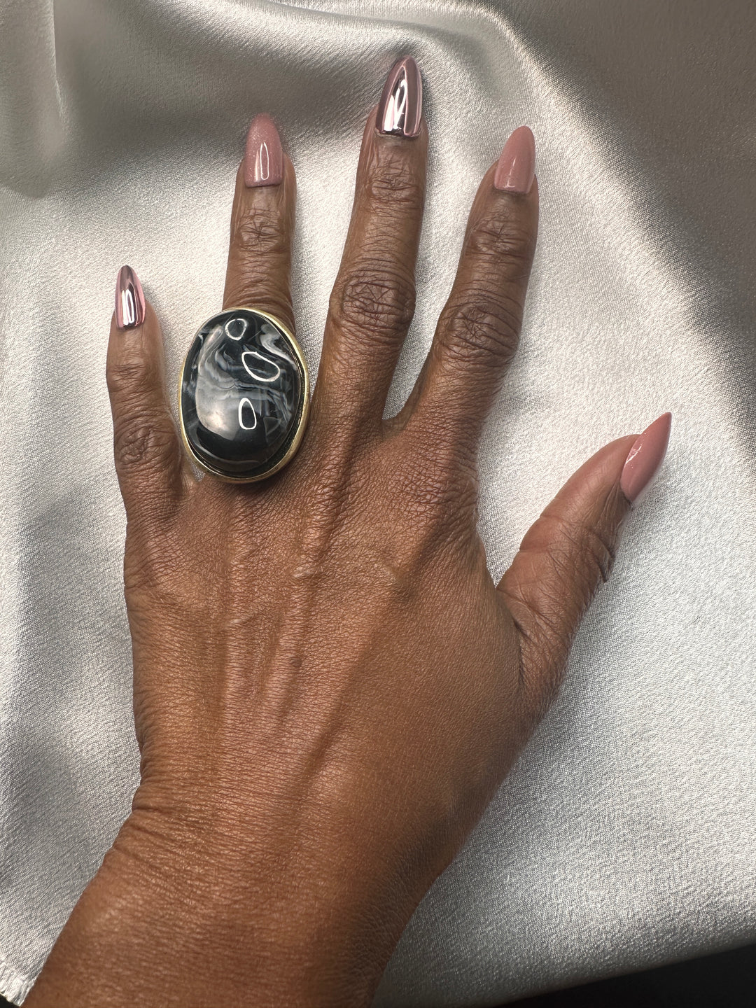 Oversized Bold Oval Long Stone Accent Stretch Ring - Black and White