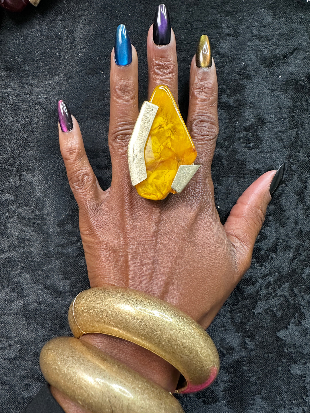 Oversized Bold Gold Trim Stone Accent Stretch Ring - Mustard