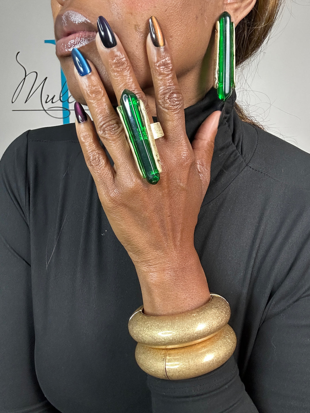 Long Stone Accent Stretch Ring - Emerald Green
