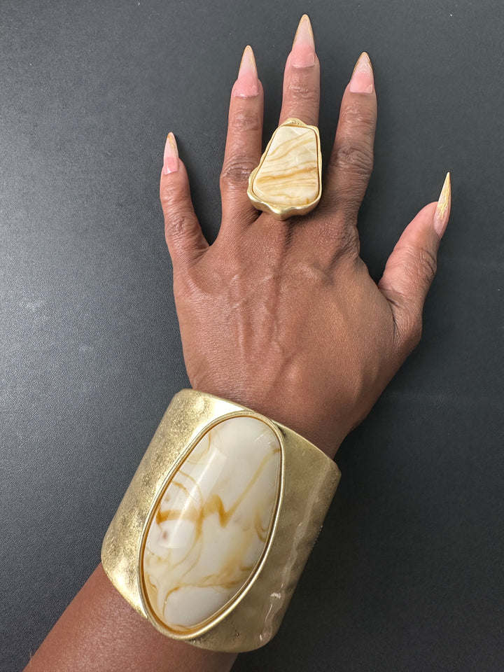 Oversized Bold Oval Stone Accent Stretch Ring - Cream Marble