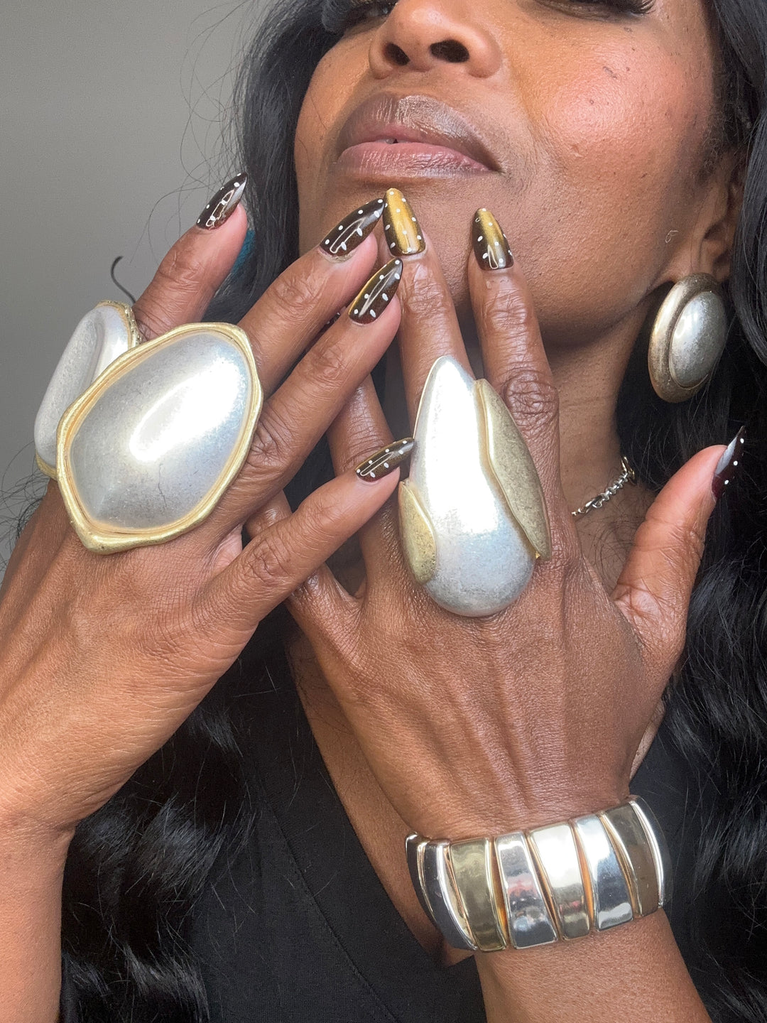 Oversized Tear Drop Accent Stretch Ring - Silver with Gold Trim