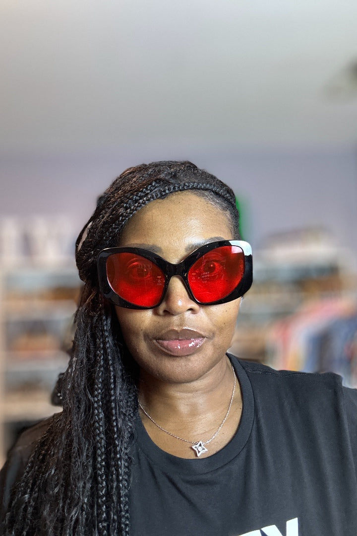 Cat Eye Oversized Frame Sunglasses - Black with Red Lens