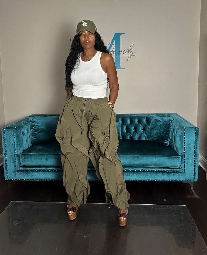 NEW All the Frills Cargo Pants - Olive