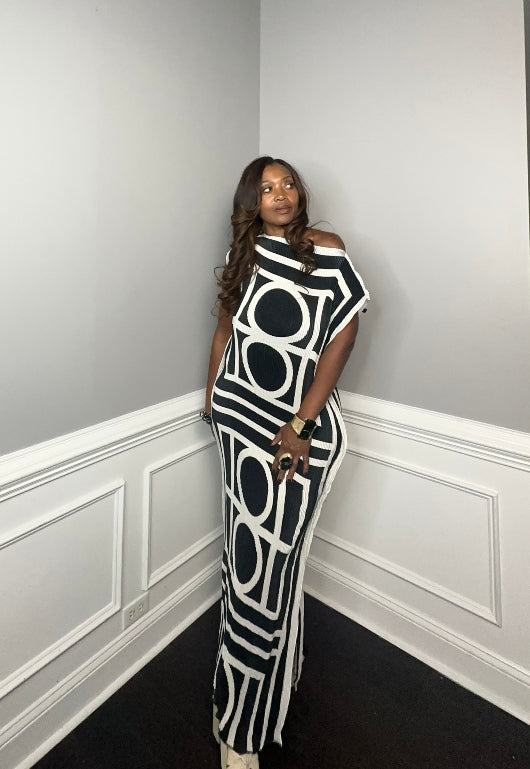 PRE-ORDER Fall pleated maxi dress with matching scarf - black and white Ships 9/4