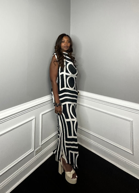 PRE-ORDER Fall pleated maxi dress with matching scarf - black and white Ships 9/4
