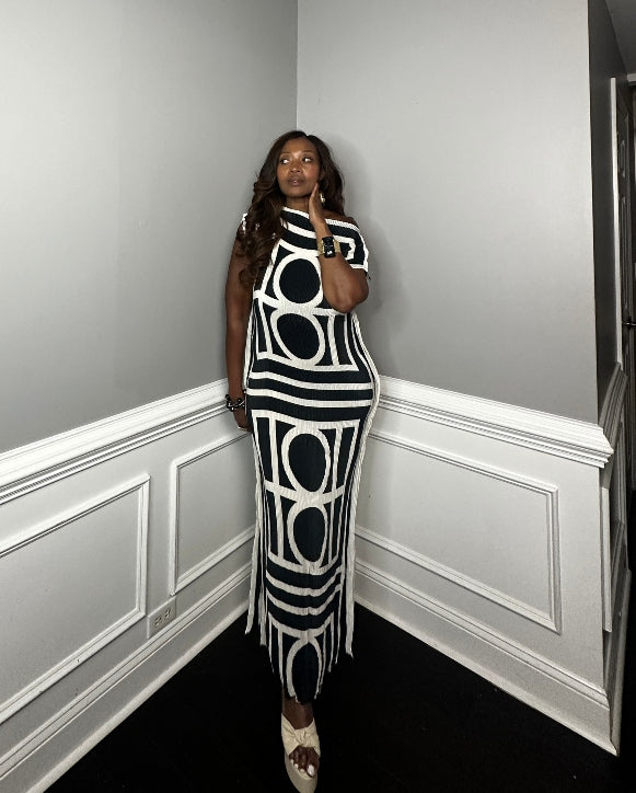 PRE-ORDER Fall pleated maxi dress with matching scarf - black and white Ships 9/4