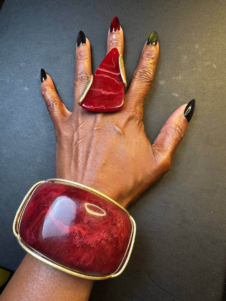 Oversized Bold Triangle Stone Accent Stretch Ring - Burgundy
