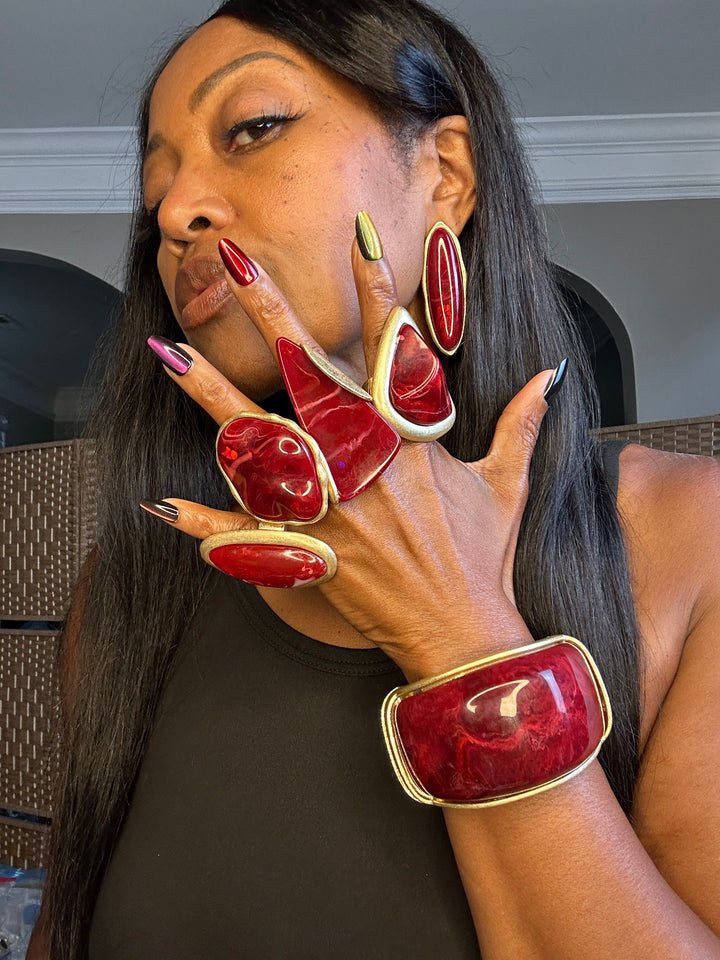 Oversized Bold Triangle Stone Accent Stretch Ring - Burgundy
