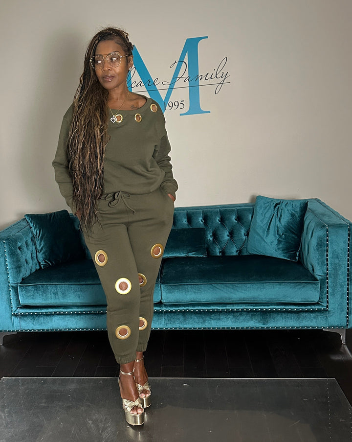 Gold Grommet Plush Everyday Jogger Set - Olive