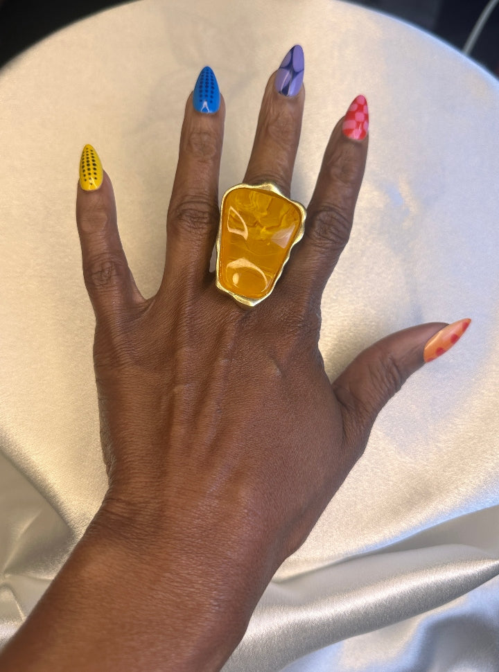 Oversized Bold Oval Stone Accent Stretch Ring - Mustard