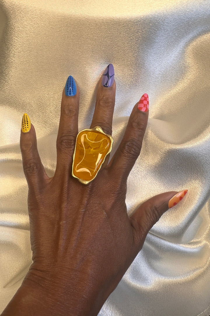 Oversized Bold Oval Stone Accent Stretch Ring - Mustard