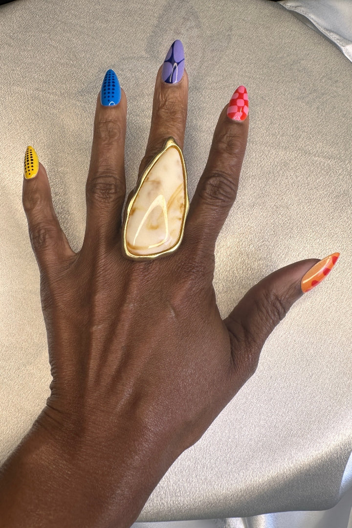 Oversized Bold Pointed Long Stone Accent Stretch Ring - Cream Marble