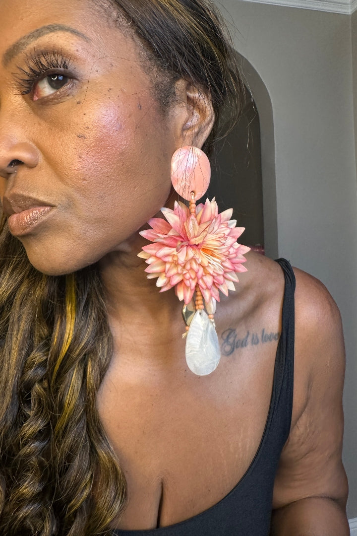 Oversized Bold Floral Resin Drop Statement Earrings - Pink