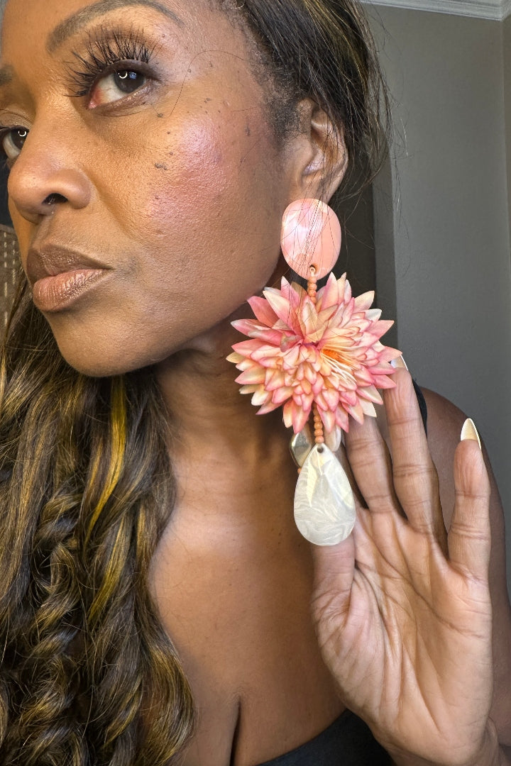 Oversized Bold Floral Resin Drop Statement Earrings - Pink