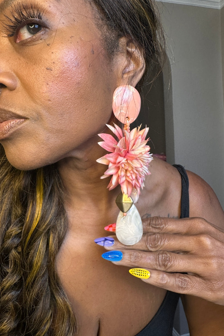 Oversized Bold Floral Resin Drop Statement Earrings - Pink