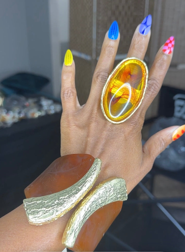 Oversized Bold Oyster Stone Accent Stretch Ring - Topaz