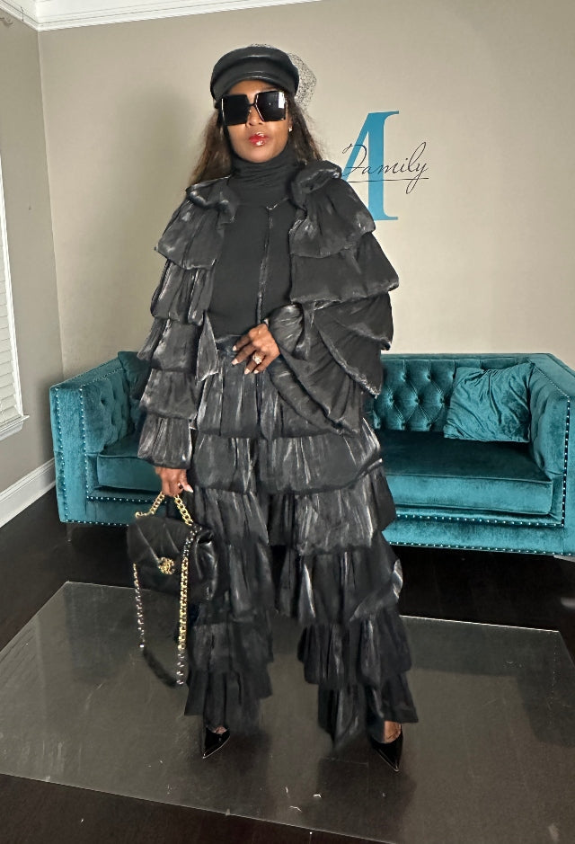 LUXE All the Vibes  Bubble Hem Black Cropped Cape Jacket