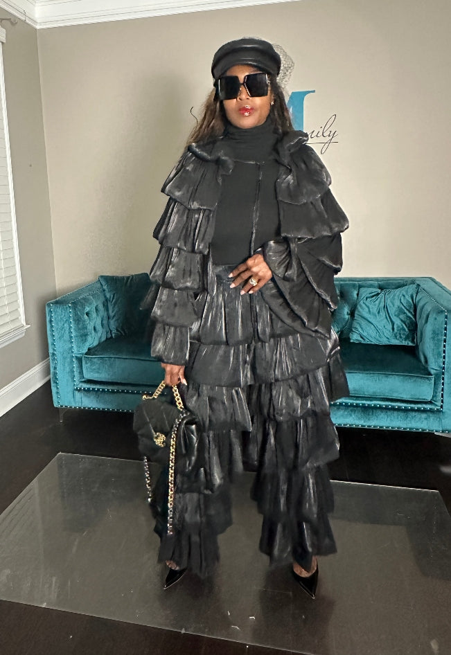 LUXE All the Vibes  Bubble Hem Black Cropped Cape Jacket