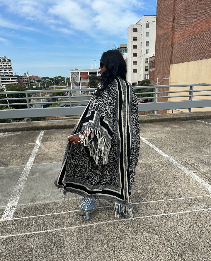 Rich Auntie Winter Fashion White Leopard Fringe Kimono Coat - Black and White Blend Ships 10/10