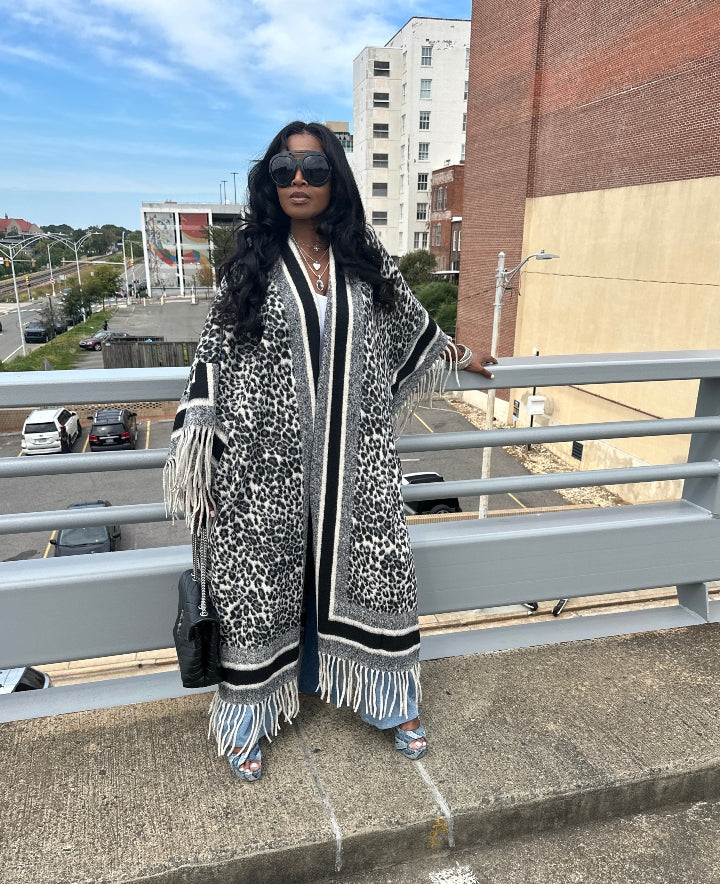 Rich Auntie Winter Fashion White Leopard Fringe Kimono Coat - Black and White Blend Ships 10/10