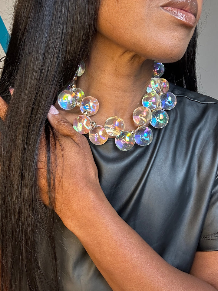 Beauty and Baubles Chunky Fashion Cluster Necklace - Clear iridescent