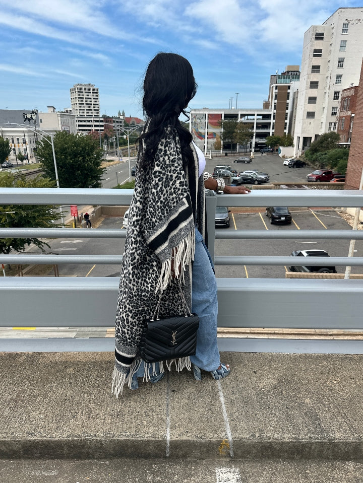 Rich Auntie Winter Fashion White Leopard Fringe Kimono Coat - Black and White Blend Ships 10/10