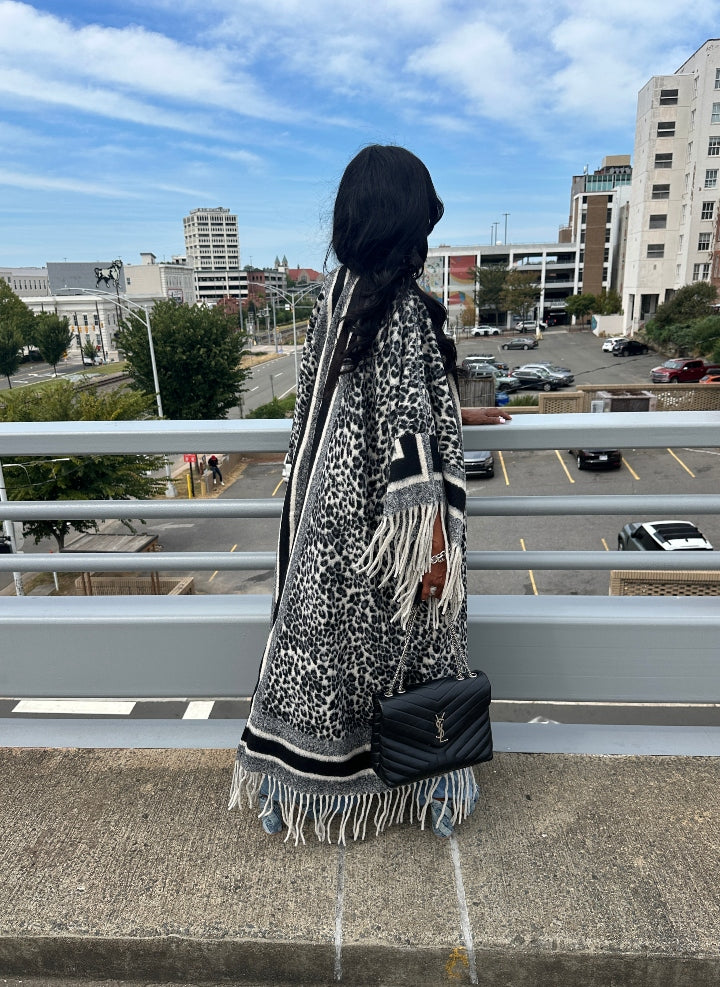 Rich Auntie Winter Fashion White Leopard Fringe Kimono Coat - Black and White Blend Ships 10/10