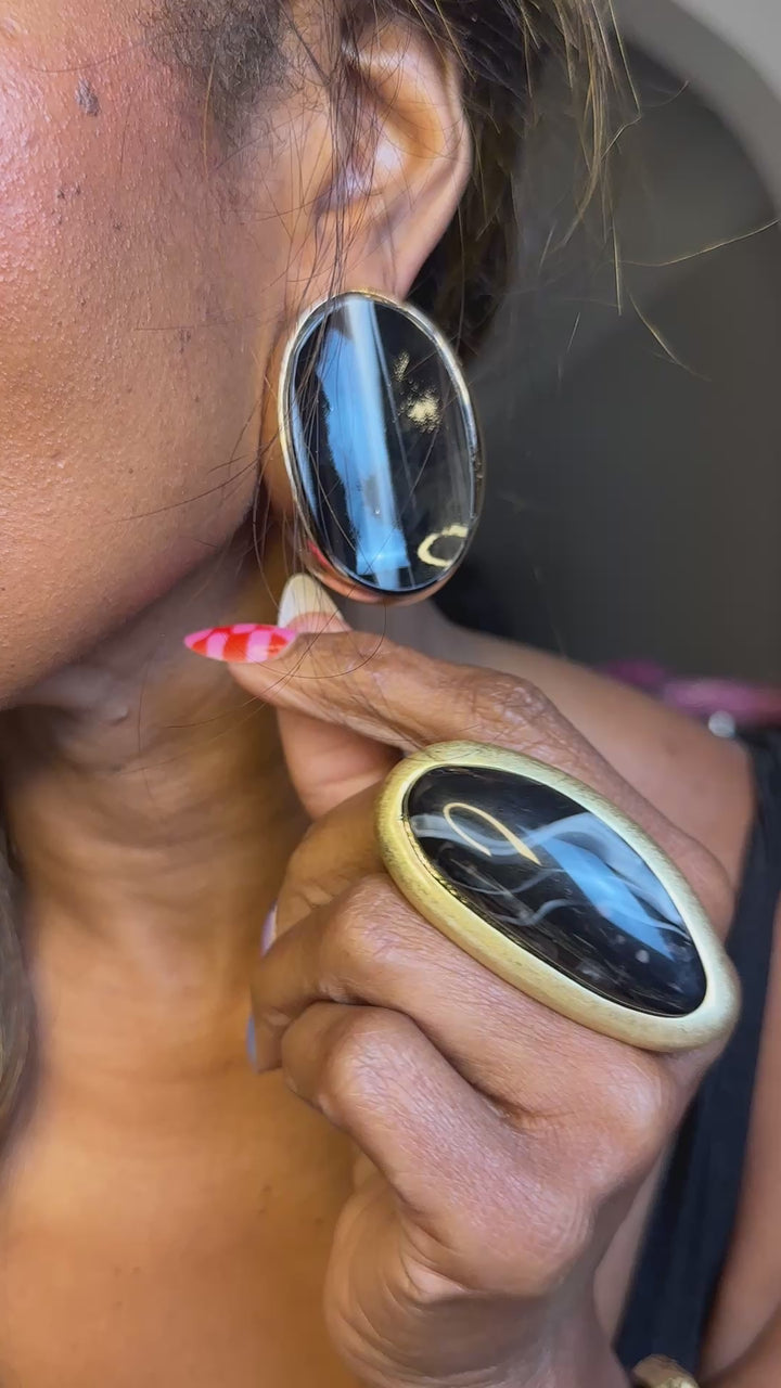 Oversized Bold Oyster Stone Accent Earrings - Black