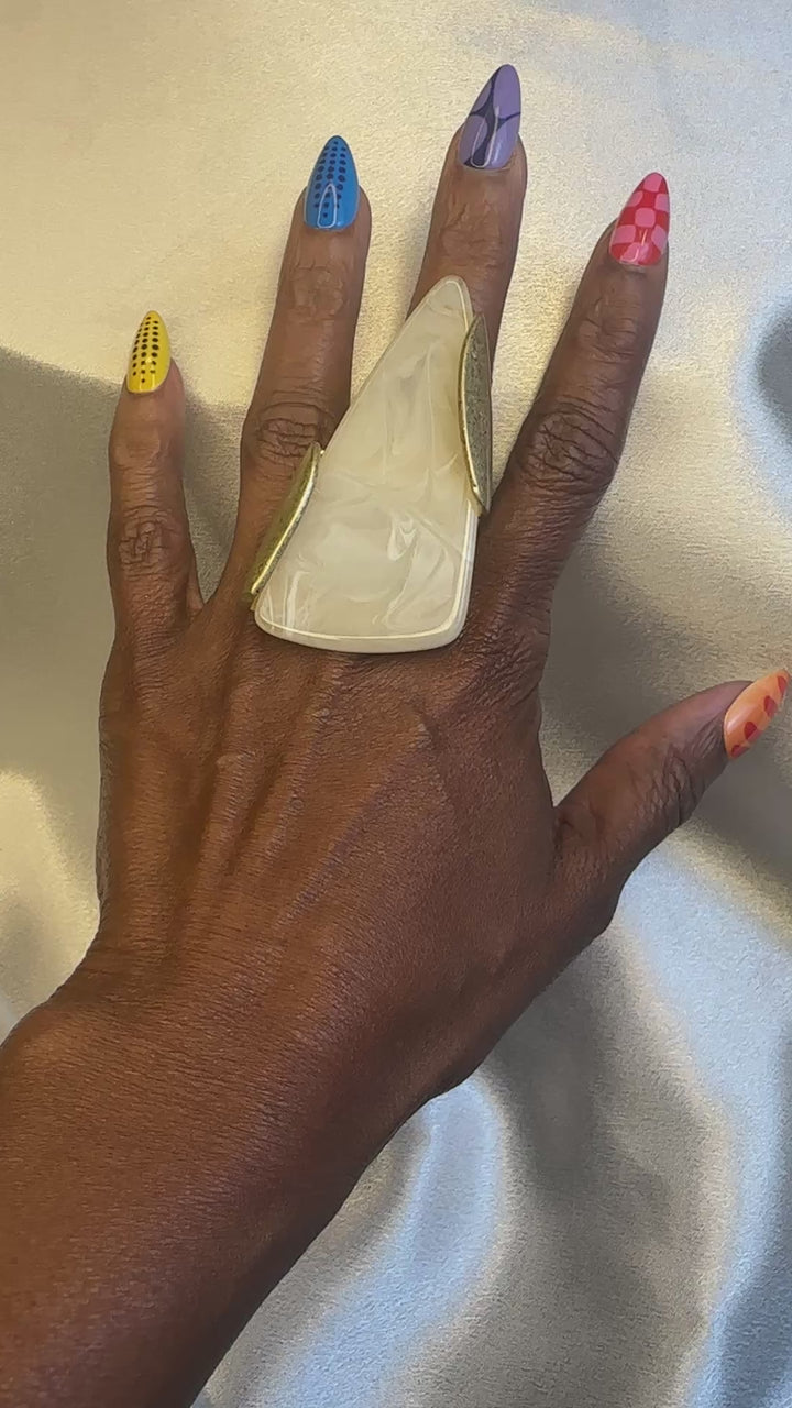 Oversized Bold Triangle Stone Accent Stretch Ring - Cream